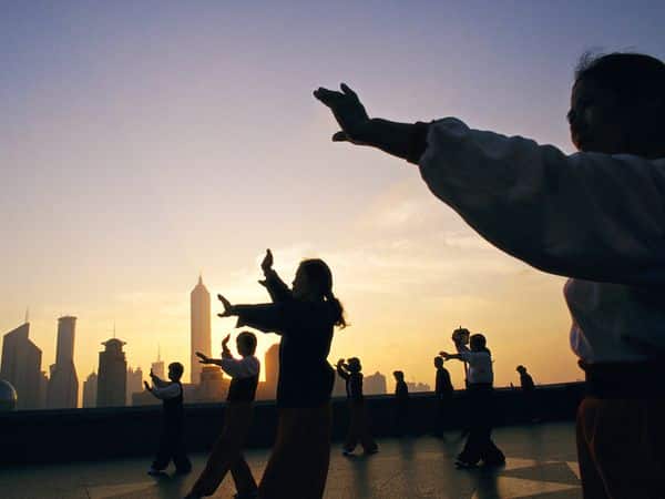 http://fibrotv.com/blog/wp-content/uploads/2011/12/shanghai-tai-chi_2531_600x450.jpg